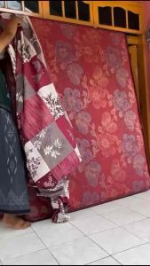 sarung kasur resleting motif BUNGA MAROON terbaru 2024