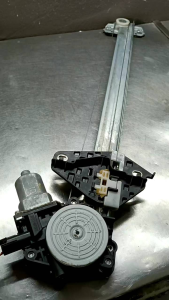 มอเตอร์​เฟือง​ยก​กระจก​ประตู​FLหน้า​ซ๊าย Honda​ Freed​ (มือสอง)​แท้TH-2008-2013