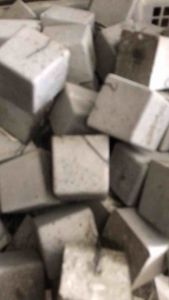 Tahu beton decking + kawat bendrat siap pakai ukuran 50mm / 5cm per box isi 45 pcs