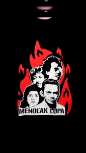 Kaos Tokoh Aktivis MENOLAK LUPA KAMI ADA DAN BERLIPAT GANDA Warna Hitam / T-shirt Pakaian Pria & Wanita / Baju Distro Lengan Pendek Bahan Cotton Combed 30s / Kaos Munir / Baju Marsinah / T-shirt Wijhi Tukul
