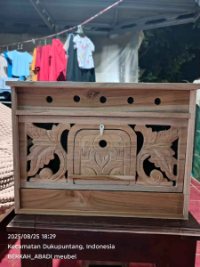 gupon kayu jati ukir(belum di finising)