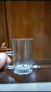 gelas kecil kaca dengan pegangan atau gagang... isi 6 untuk minum zam2 atau souvenir