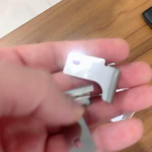 Đôi kẹp nẹp viền yếm inox cho xe Vespa Lx chính hãng (2 cái hai bên)
