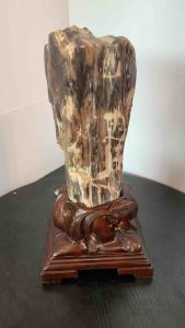 TSK Crystal SHY004 天然树化玉 黄里透白 色泽圆润 特制雕刻实木底座 Natural Tree Fossil Jade