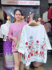 เสื้อผู้หญิง ผ้าลินิน ปักดอกอก38-42นิ้วอก44-46นิ้วอก48-52นิ้วใส่ได้ งานฟรีไชส์