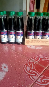 น้ําปูแท้ ตราปู 4 ตัว ขนาด 300 ml ขวดยาง