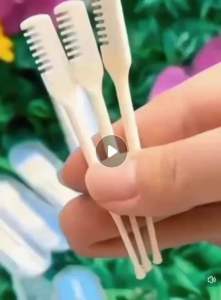 Readystock 现货🇲🇾 鼻毛修剪器手动清理鼻孔神器男女士刮毛器防刮伤鼻孔修剪刀双头式 Nose Hair Trimmer