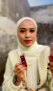 Kutek Muslimah Halal Buat Sholat: Cat Kuku Henna Maroon Red Pink