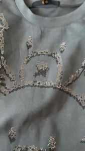 Ready stock Gray embroidered sweatshirt with long sleeves and decorative patterns. D#Y72