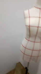 เอว23 อก32-33 สะโพก33-34 หุ่นขึ้นเส้นแบบไม่มีแขน