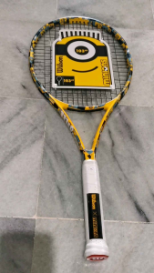 Raket tenis Wilson Minions kuning 3.0 103