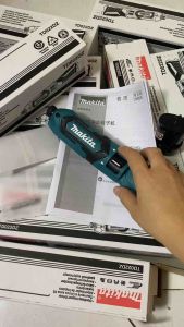Vít gập Makita TD022D- new hãng full hộp.Hệ có búa có điều tốc Ae nhé!