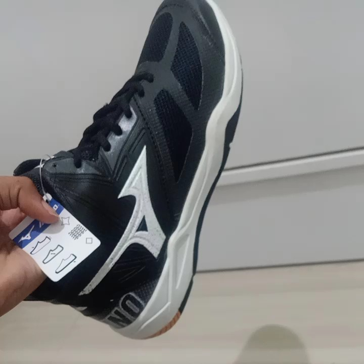 sepatu Mizuno boots wave momentum hitam putih super premium high