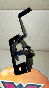 Face panel safety clasp Isuzu V10 giga Male