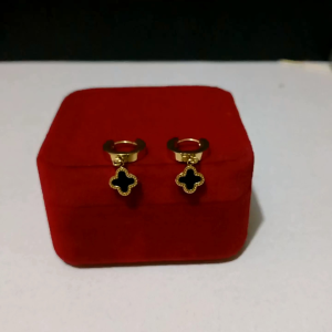 Anting Titanium Gantung & Clip Hitam Putih Bolak Balik Fashion Wanita Anti Karat & Anti Luntur