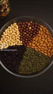 🍃 รวมถั่วและผลไม้แห้ง 5 ชนิดอบธรรมชาติ (Natural Mix Nuts & Dried Fruit)