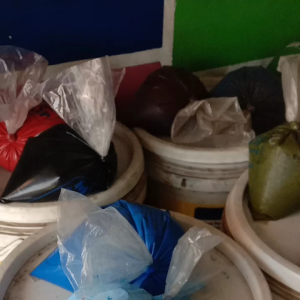Cat Kiloan Multi Gloos Nazar Paint Cat Pelapis Dan Mengkilap No Drop Anti rembes dan bocor Bisa di cuci