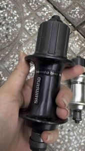 Đùm Sau (Moay ơ) xe đạp Shimano RM30 nhôm 32-36 lỗ căm dùng cối thả 8-10 tầng - China