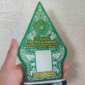 Plakat vandel wisuda TPQ SD SMP SMA bahan acrylic bebas desig