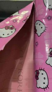 KARPET VINLY BUSA SPONGE HELLO KITY PINK 1ROL 2MX20M TEBAL 2MM\\n\\n Apa Itu Karpet Busa Sponge Hello Kity Pink?\\n\\nKarpet busa sponge Hello Kity Pink adalah karpet dekorasi anak yang dibuat di Korea dengan ketebalan 2mm dan ukuran 1 rol berisi 2mx20m. Karpet ini dirancang dengan karakter Hello Kity yang ikonik dan warna pink yang cerah untuk memberikan nuansa yang ceria dan menarik bagi anak-anak.\\n\\n Karakteristik Utama\\n\\n- **Warna**: Pink cerah\\n- **Karakter**: Hello Kity\\n- **Ketebalan**: 2mm\\n- **Ukuran**: 1 rol berisi 2mx20m\\n- **Bahan**: Busa sponge\\n\\n Keunggulan Produk\\n\\nKarpet busa sponge Hello Kity Pink memiliki beberapa keunggulan, antara lain:\\n\\n- **Anti Slip**: Karpet ini dirancang dengan tekstur permukaan yang anti slip sehingga aman digunakan oleh anak-anak.\\n- **Anti Bacteria**: Karpet ini dilengkapi dengan teknologi anti bakteri yang dapat melindungi anak-anak dari serangan bakteri.\\n- **Tahan Lepas**: Karpet ini tahan terhadap lepas warna dan mudah dibersihkan.\\n- **Anti Allergen**: Karpet ini tidak mengandung bahan kimia yang dapat menyebabkan alergi pada anak-anak.\\n\\n Cara Menggunakan Karpet Busa Sponge Hello Kity Pink\\n\\n Instalasi dan Pemasangan\\n\\nUntuk menginstal dan memasang karpet busa sponge Hello Kity Pink, ikuti langkah-langkah berikut:\\n\\n1. Bersihkan area yang akan dipasangi karpet dengan vacuum cleaner atau lap kering.\\n2. Unroll karpet dan letakkan di area yang telah dibersihkan.\\n3. Pastikan karpet rata dan tidak ada lipatan atau kerutan.\\n4. Gunakan lem khusus karpet untuk melekatkan karpet ke lantai jika diperlukan.\\n\\n Perawatan dan Maintenance\\n\\nUntuk merawat karpet busa sponge Hello Kity Pink, ikuti langkah-langkah berikut:\\n\\n- **Pembersihan**: Bersihkan karpet secara rutin dengan vacuum cleaner atau lap kering.\\n- **Deodorisasi**: Gunakan deodorizer khusus karpet untuk menghilangkan bau tak sedap.\\n- **Pengeringan**: Jika karpet basah, jemur di tempat teduh dan angin sejuk.\\n\\n Fungsi Karpet Busa Sponge Hello Kity Pink\\n\\nKarpet busa sponge Hello Kity Pink memiliki fungsi sebagai berikut:\\n\\n Karpet Interior\\n\\nKarpet busa sponge Hello Kity Pink cocok digunakan sebagai karpet interior di rumah, seperti di ruang tamu, kamar tidur anak, atau ruang bermain.\\n\\n Karpet Eksterior\\n\\nKarpet busa sponge Hello Kity Pink juga cocok digunakan sebagai karpet eksterior, seperti di taman, kolam renang, atau area bermain anak-anak di luar ruangan.\\n\\n Kesimpulan\\n\\nKarpet busa sponge Hello Kity Pink adalah karpet dekorasi anak yang dirancang dengan karakter Hello Kity yang ikonik dan warna pink yang cerah. Karpet ini memiliki berbagai keunggulan, seperti anti slip, anti bakteri, tahan lepas, dan anti allergen. Selain itu, karpet ini juga mudah dipasang dan dirawat, serta cocok digunakan baik sebagai karpet interior maupun eksterior.\n}