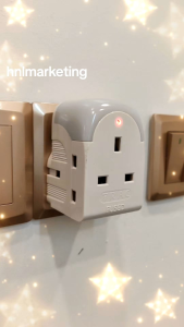 TRAC HEAVY DUTY 3 WAY 3 PIN SOCKET ADAPTOR WITH NIGHT LIGHT