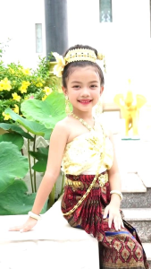 ชุดนางนพมาศเด็ก ชุดไทยสไบหน้านาง ชูดไทยนางนพมาศ ชูดไทยวันลอยกระทง ผ้าถุงหน้านาง ชูดไทยเด็กผู้หญิง ชูดไทยผ้าถุง ชูดไทยสไบ ชูดไทยโบราณ