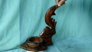 Asbak Kayu Jati Ukiran Tangan Motif Ikan Lele 19 X 12 X Tinggi 23 Cm Aksesori hiasan di Ruang Tamu Meja Makan Cafe Restauran Dan Hotel