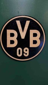 ป้ายตกแต่งแขวนผนัง ดอร์ทมุน  BVB  ลายไม้เคลือบเงา