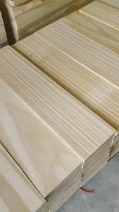 ไม้สนมือ1 พร้อมไสเรียบ 4 ด้านขนาด หนา 1.2 เซน กว้าง 7.3 เซน ยาว 31.5 เซน ราคา 170 บาท/มัด ( 1 มัดมี 10 ท่อน)