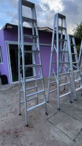 บันไดอลูมิเนียมยี่ห้อNewcon แบบขึ้นลงทางเดียว หนา1.5 มมรับนนได้130kg