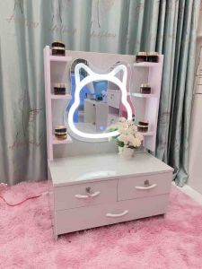J04-Bàn trang điểm ngồi bệt gương đèn led cảm ứng Hình Thỏ. Thiết kế 3 ngăn kéo. Kệ 2 bên