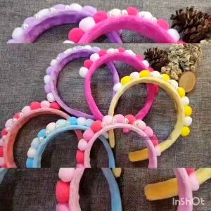BANDO POM-POM MUTIARA IMPORT / BANDO POM-POM BLUDRU ELASTIS / BANDO POM-POM BULU HALUS / PEARL POM POMS HEADBAND / BPM9846