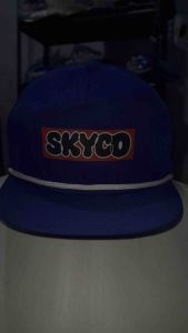Topi Caps Classic Logo Skyco: Pilihan Tepat untuk Aktivitas Anda