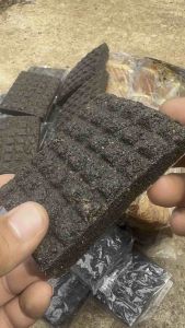 ขี้ใต้ คั่ว อัดแผ่น (นิ่ม เหนียว หอม) ใช้เป็นเหยื่อล่อ ดักหนู หรือก่อไฟ