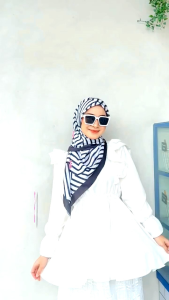 BERBIE SERIES: Hijab Segiempat Motif Ala Berbie Kekinian Terbaru Jilbab Segiempat Motif Premium Lasercut