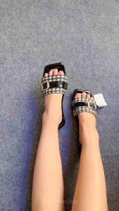 Sandal Selop Zara Flat Sabuk Super Cute Glossy Sandal Wanita Korean Style Kode SMU15