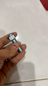 BAUT RODA L 300 PANJANG 45 CM WARNA CHROME /PUTIH HARGA 1 PCS