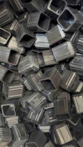 จุกครอบขาเก้าอี้ สี่เหลี่ยมสวมนอก ขนาด 7/8 นิ้ว ฝาครอบขาเหล็กนี่เหลี่ยม จุกอุดขาเหล็ก