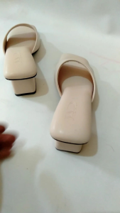 Garasi Sandal Heel Sandal Wanita Sandal Terendy kaginiyan