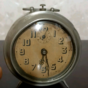 Đồng hồ báo thức cót cơ máy đồng Jaz Pháp cổ xưa hơn trăm tuổi