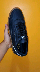 SEPATU TERBARU CASUAL SNEACKERS PALING DIMINATI MASAKINI