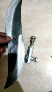 pisau cacah rumput 25 cm + as sambungan mesin sanyo