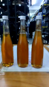 AZYJEANS/ Madu Kelulut Asli / Segar dari Ladang Kecil ( Stok Terhad)