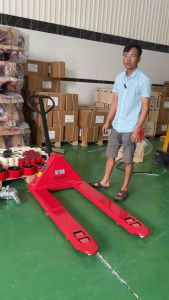 Xe nâng hạ bằng tay 3tấn  kích nâng tay 3tấn bánh PU và bulong