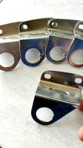 Pankon & Dudukan Kunci Kontak CB 125 & CB 100