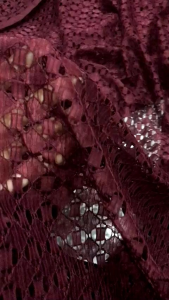 vải ren chỉ _( khổ 1m5) màu đỏ sẩm mềm mại đẹp sang may đầm váy áo dài áo thiết kế thời trang vv