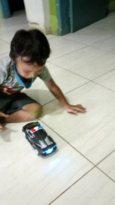 Mainan mobil polisi Indonesia baterai jalan ada sirine/mainan kendaraan sedan polisi Indonesia lampu dan suara siren