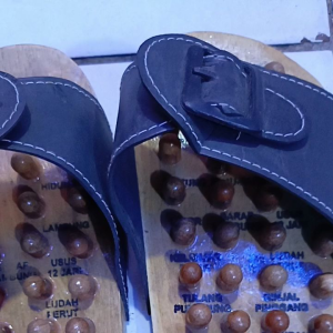 Sandal Rematik Kayu Untuk Laki-Laki & Perempuan
