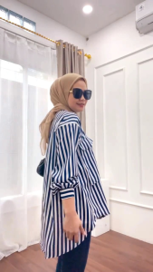 Atasan Kemeja Motif stripe Kantong dua
