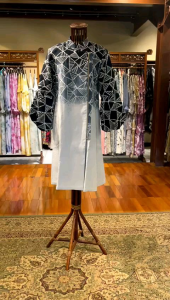 Nirina Tunik Viscos by Dian Pelangi LIMITED EDITION Blouse Baju Atasan Blus Outfit Kerja Kantor Pesta Kondangan Lebaran Casual Formal Wanita Cantik Anggun Modis Modern Simple Elegan Mewah Model Korea Terbaru Motif Batik Abstrak Hand Made Kekinian